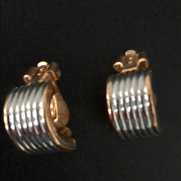 SILVER & GOLD PLATED RIBBED SEMI CIRCLE CLIPONS - Picture 7 of 8